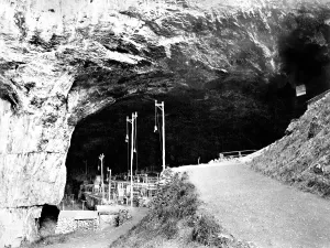 C1864: Castleton, Peak Cavern c1864