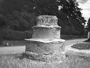 Caston: CASTON CROSS BASE