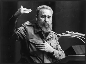 Salas Collection: CASTRO MAKES SPEECH 1993