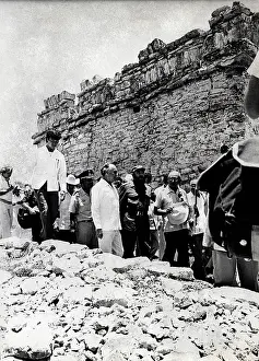 Portillo: Castro Visits Mexico