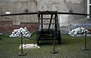 Catapult: Catapult and ammunition. Castel Sant'Angelo. Rome