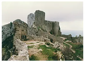 Peyrepertuse: CATHAR CASTLE/PEYREPERTU