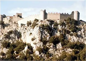 Puylaurens: CATHAR CASTLE/PUYLAURENS