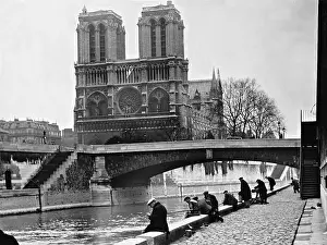 Pont: Cathedral Notre Dame de Paris, 1936
