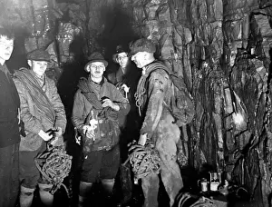 Gaping: Cavers in Gaping Gill in the 1920s
