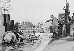 Dynamite: Cecil B. DeMille at the shooting of the Dynamite, 1929