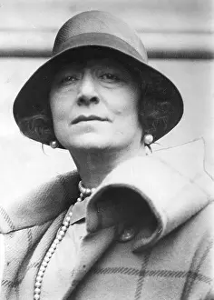 Cecile: Cecile Sorel