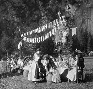 Mautner: Celebration on a meadow in Gossl on Grundlsee. About
