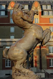 Monard: Centaur statue, Cite Internationale Universitaire