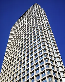 Precast: Centrepoint