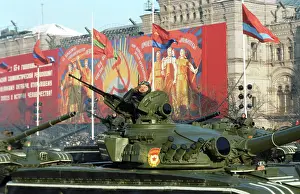 65th: Ceremonial parade in Moscow, 1982