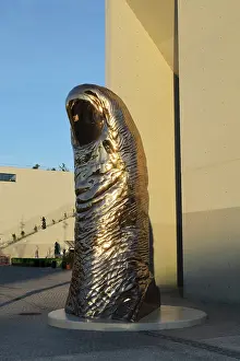 Nouvel: Cesar sculpture, La Seine Musicale, Boulogne-Billancourt