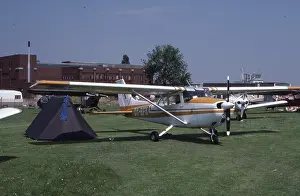 Cranfield: Cessna 172 - OY-BFK - Cranfield