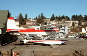 Skywagon: Cessna 180F Skywagon N91380
