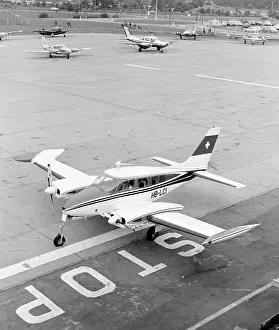 Gatwick: Cessna 320 HB-LCI