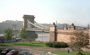 Permanent: Chain Bridge in Budapest, 1993
