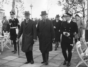 Briton: Chamberlain, Ribbentrop and Henderson at Rasthaus Chiems