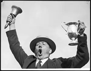 Criers: CHAMPION TOWN CRIER