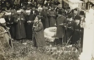 Chanak: Chanakkale - Prayers being said near a well