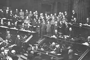 Bruening: Chancellor Bruening holding a speech, 1932