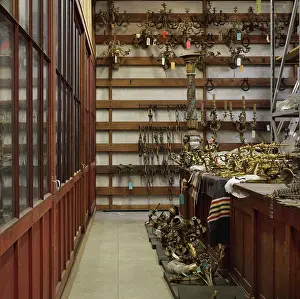 Horloges: Chandelier and clock storage, Batiment Perret