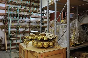Horloges: Chandelier and clock storage, Batiment Perret