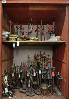Horloges: Chandelier and clock storage, Batiment Perret