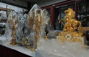 Horloges: Chandelier and clock storage, Batiment Perret