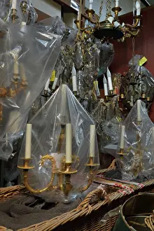 Horloges: Chandelier and clock storage, Batiment Perret