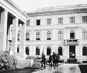 Ehrentempel: Changing of the guard on the Koenigsplatz (King`s Square