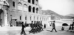 Traveling: Changing of the guard on the square in front