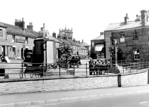 C1940: Chapel-en-le-Frith, Market Place c1940