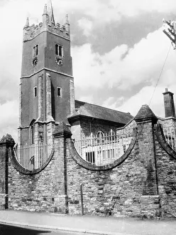 Ashburton: CHAPEL OF ST. LAWRENCE