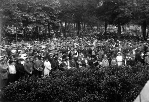 Listens: Charity event, 1916