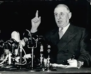 Awaited: Charles de Gaulle giving speech in Paris, Algerian crisis