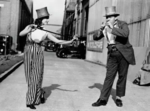 Charles Laughton and Vivien Leigh