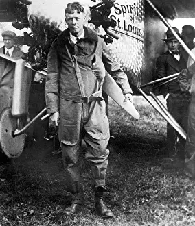 Navigate: Charles Lindbergh, 1927