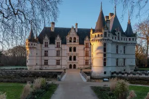 Allee: Chateau d'Azay-le-Rideau