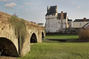 Coiffes: Chateau des Ponts-de-Ce, Angers, Maine-et-Loire, France