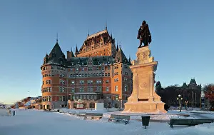 Terrasse: Chateau Frontenac and Samuel de Champlain monument
