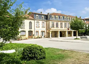 Mairie: Chateau de Lamotte d'Izault, Lupiac, Gers, Occitania, France