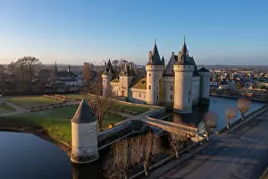 1377: Chateau de Sully-sur-Loire