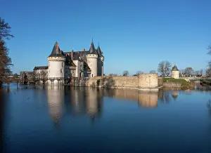 1377: Chateau de Sully-sur-Loire