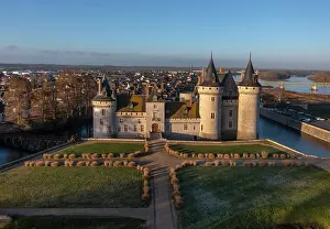 1377: Chateau de Sully-sur-Loire