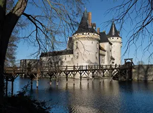 1377: Chateau de Sully-sur-Loire