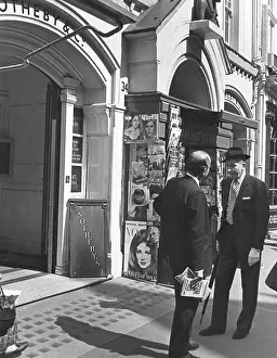Sotheby: CHATTING ON BOND STREET