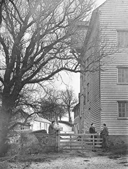 Bardfield: CHATTING OVER A GATE