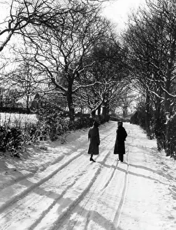 Chit: CHATTING IN THE SNOW