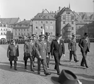 Cheb: Cheb - celebration to US liberators - memorial unveiling