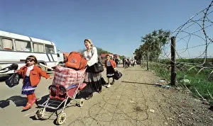 Ingushetia: Chechen refugees on Caucasus Highway, 1999